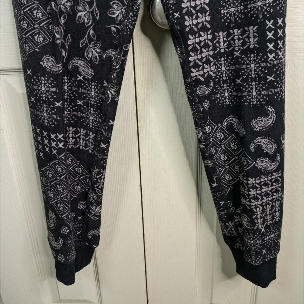 NEW Johnny Was Ruth Bandana Jogger Pants Small Black Paisley French Terry - Picture 4 of 11